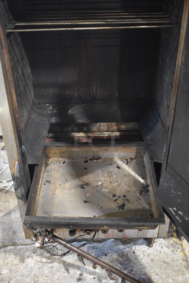 Stainless Steel Commercial Natural Gas Powered Vertical Chinese Smoker.  - Image 4 of 5