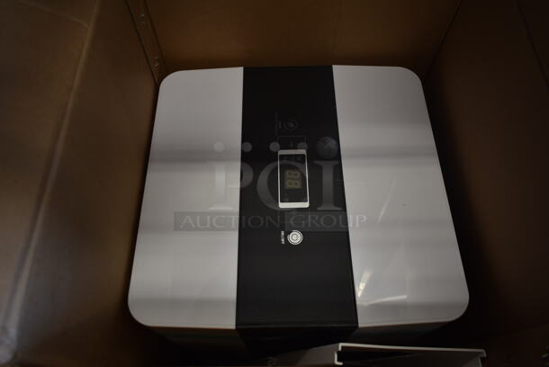 IN ORIGINAL BOX! Pelonis PAPO8R1BWT ENERGY STAR Portable Air Conditioner. 8,000 BTU. 115 Volts, 1 Phase. - Image 9 of 9