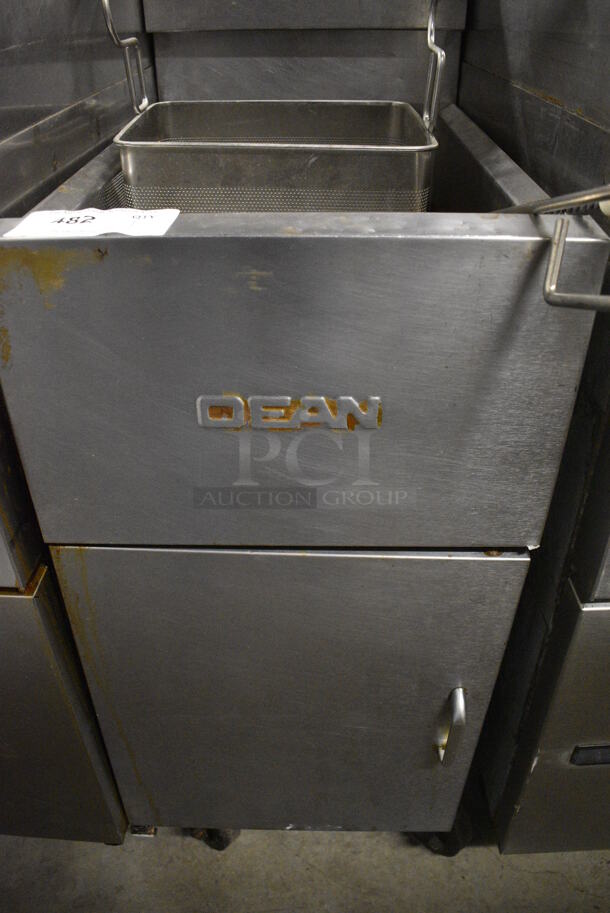 Dean Model SM150GN Stainless Steel Commercial Floor Style Natural Gas Powered Deep Fat Fryer w/ 2 Baskets on Commercial Casters. 120,000 BTU. 15.5x30x47 - Image 3 of 5