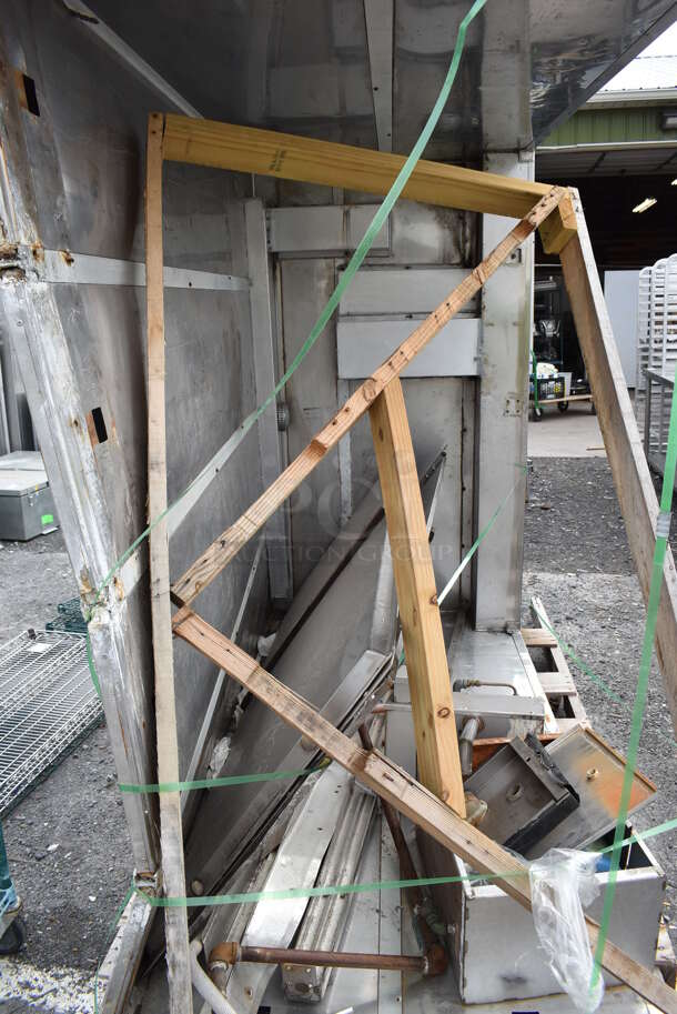 2020 Baxter Model PB200-M70 Stainless Steel Commercial Floor Style 2 Door Roll In Rack Proofer. See Pictures For Damage, Additional Pictures of Unit Before Freight Damage Is Listed. Does Not Come w/ Pan Racks Shown In Pictures. 208/240 Volts, 1 Phase. 72x42x92 - Image 7 of 12