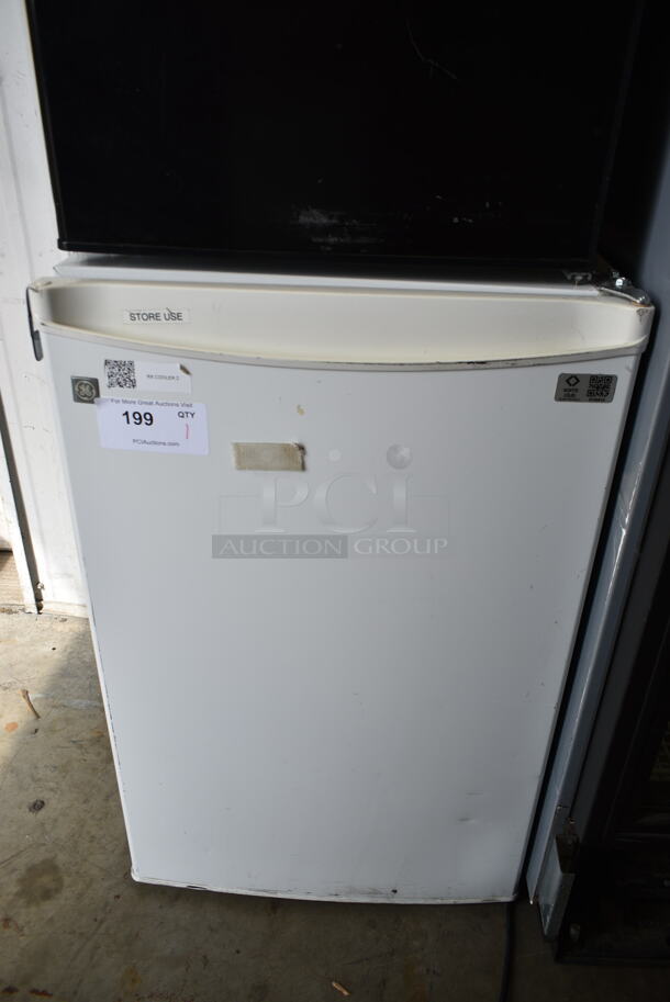 General Electric GMR04BANFWW Mini Cooler. 115 Volts, 1 Phase. Tested and Working! - Image 1 of 4