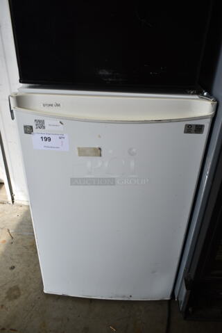 General Electric GMR04BANFWW Mini Cooler. 115 Volts, 1 Phase. Tested and Working!