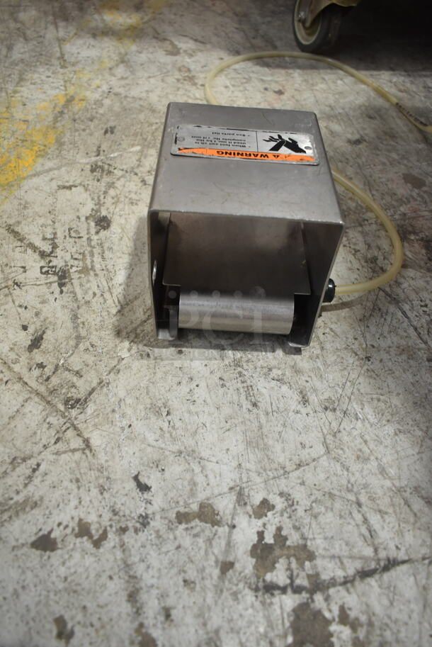 2015 Hobart MG2032 Metal Commercial Floor Style Electric Powered Meat Mixer Grinder w/ Foot Pedal on Commercial Casters. 208 Volts, 3 Phase. Tested and Working! - Image 3 of 10