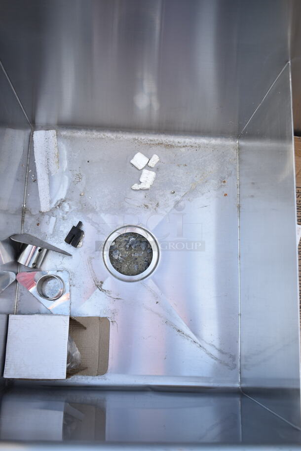 BRAND NEW SCRATCH AND DENT! Stainless Steel Commercial 2 Bay Sink. Bays 18x21x14 - Image 7 of 7