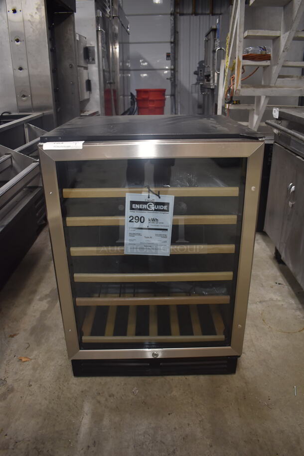 BRAND NEW! Avanti WCR506SS Black Wine Chiller With {Polycoated Shelves And Wooden Fronts. 115V. Tested And Working! 