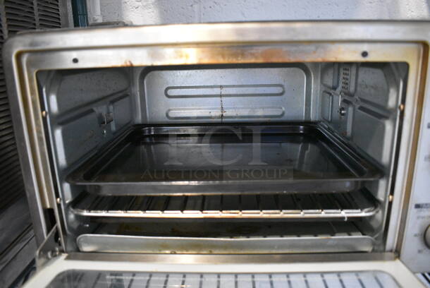 Farberware Model MC25CEX Stainless Steel Countertop Toaster Oven. 120 Volts, 1 Phase. 18x14.5x11 - Image 3 of 4