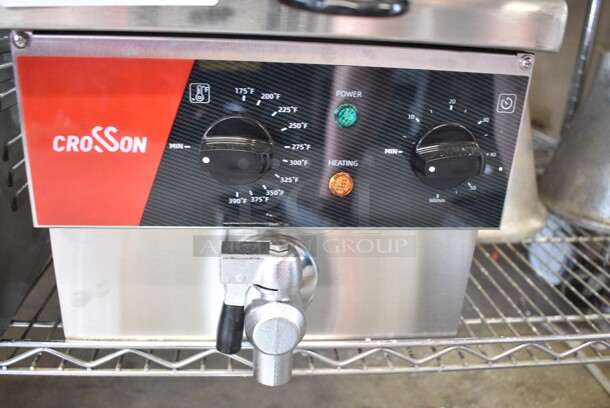 BRAND NEW SCRATCH AND DENT! 2024 Crosson EF-6V Stainless Steel Commercial Countertop Electric Powered Fryer w/ Metal Fry Basket and Lid. 120 Volts, 1 Phase. - Image 4 of 8
