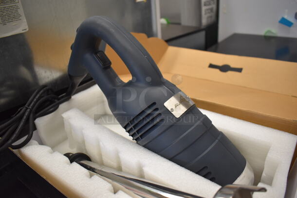 BRAND NEW SCRATCH AND DENT! AvaMix 928IBHD14 Stainless Steel Commercial 14" Shaft Immersion Blender. 120 Volts, 1 Phase. Tested and Working! - Image 5 of 8