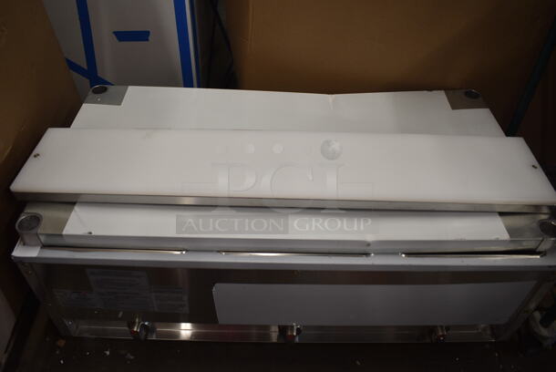 BRAND NEW SCRATCH AND DENT! ServIt 423GST3WENG Stainless Steel Commercial Natural Gas Powered Three Pan Open Well Natural Gas Steam Table. 10,500 BTU. No Legs or Under Shelf.  - Image 6 of 8