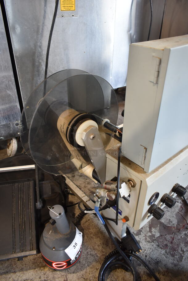Quadrel TL2 Metal Countertop Semi Automatic Labeling Machine. 120 Volts, 1 Phase. Tested and Working! - Image 9 of 10