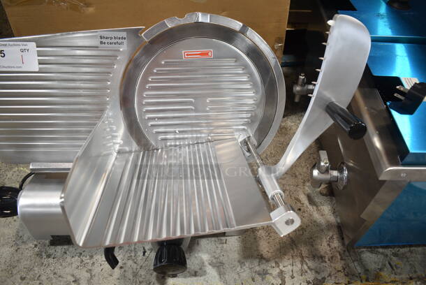 BRAND NEW SCRATCH AND DENT! Avantco 177SL312 Stainless Steel Commercial Countertop Meat Slicer. 110-120 Volts, 1 Phase. Tested and Working!  - Image 5 of 7