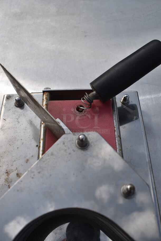 Countertop Tomato Slicer - Image 4 of 5