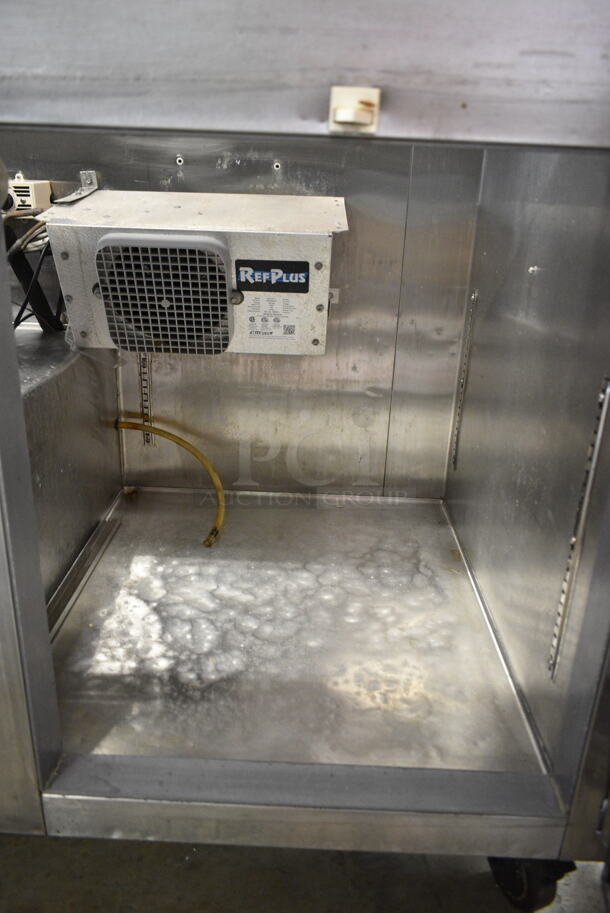 Stainless Steel Commercial Sandwich Salad Prep Table Bain Marie Mega Top on Commercial Casters. 115 Volts, 1 Phase. Tested and Powers On But Does Not Get Cold
 - Image 5 of 7