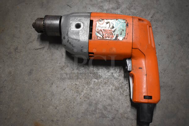 Black & Decker Variable Speed Reversing Drill. 9x7x3 - Image 1 of 4