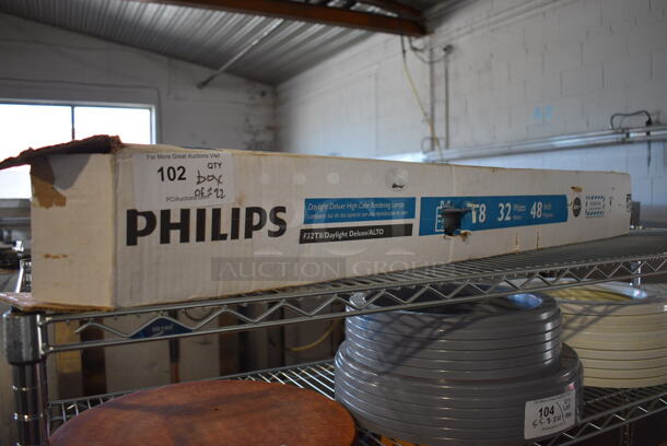 ALL ONE MONEY! Lot of Approximately 22 Philips Lightbulbs. 