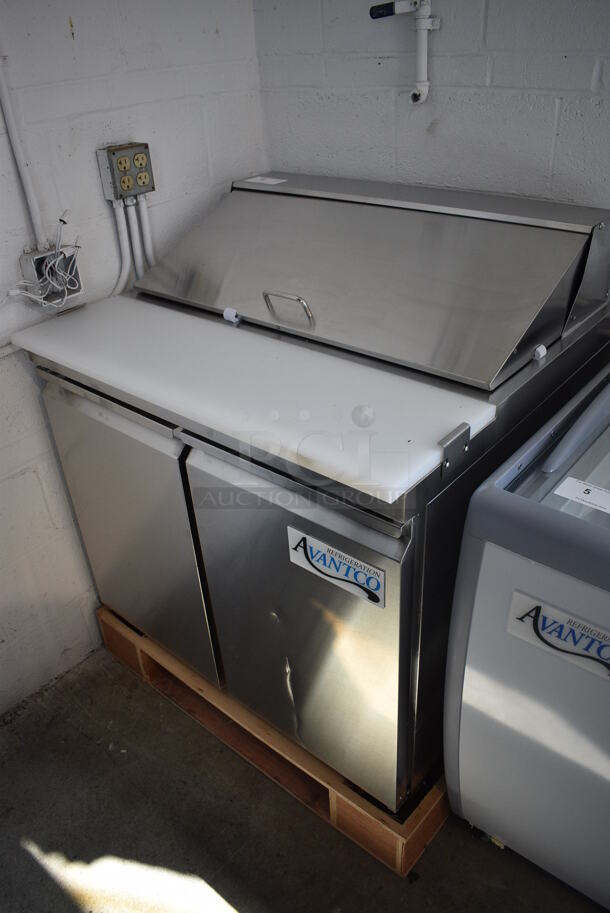 BRAND NEW SCRATCH AND DENT! Avantco Model 178SSPT36HC Stainless Steel Commercial Sandwich Salad Prep Table Bain Marie Mega Top on Commercial Casters. 115 Volts, 1 Phase. 36.5x30.5x37.5. Tested and Working! - Image 1 of 7