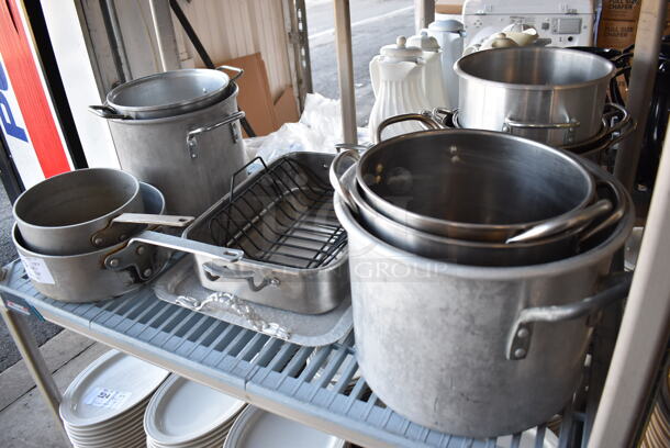 ALL ONE MONEY! Tier Lot of Various Items Including Metal Stock Pots, Metal Sauce Pans and Baking Pans - Image 3 of 6