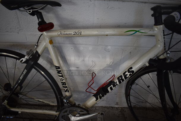 Anteres 201 White Metal Road Bicycle. 18x65x39 - Image 5 of 6