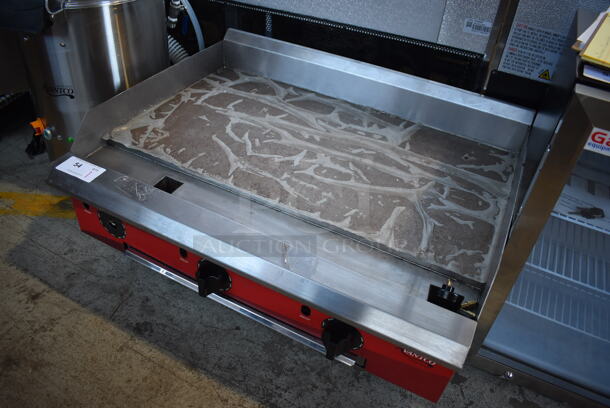 BRAND NEW SCRATCH AND DENT! 2021 Avantco 177CAG36TG Stainless Steel Commercial Countertop Natural Gas Powered Flat Top Griddle. 36x30x16 - Image 3 of 7