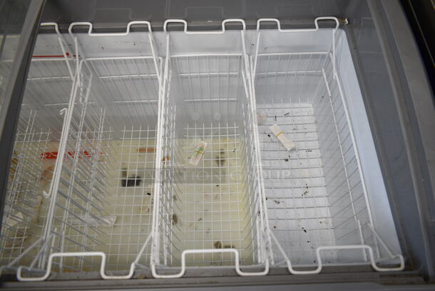 SD-575KE Metal Novelty Ice Cream Freezer Merchandiser w/ Poly Baskets on Commercial Casters. Tested and Working! - Image 4 of 5