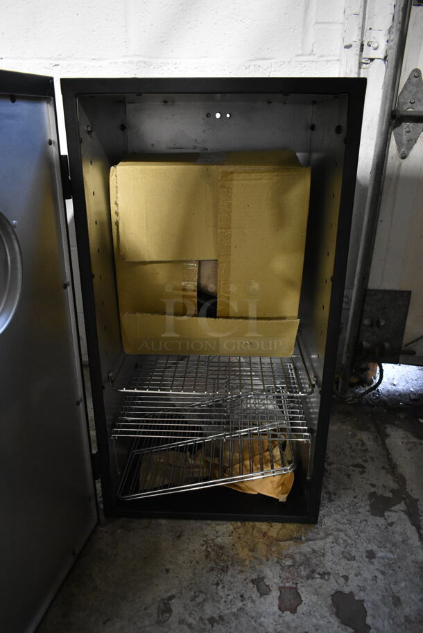 Smoke Hollow 30168E Metal Commercial Electric Powered Smoker. 120 Volts, 1 Phase. Tested and Working! - Image 4 of 6