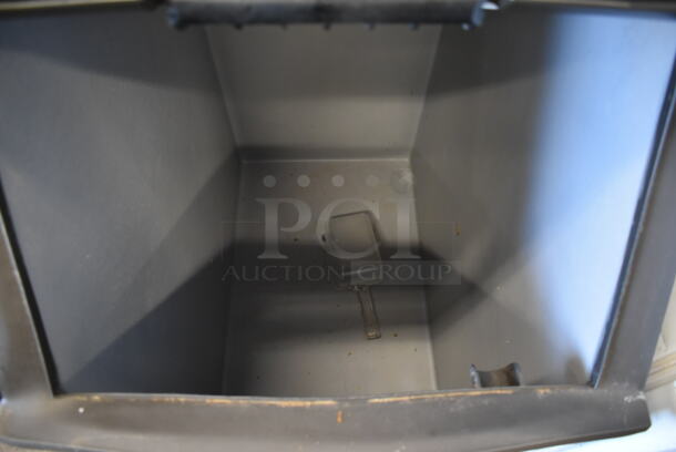 2016 Manitowoc ID052 Stainless Steel Commercial Ice Head on Manitowoc B420 Commercial Ice Bin. 115 Volts, 1 Phase.  - Image 4 of 6