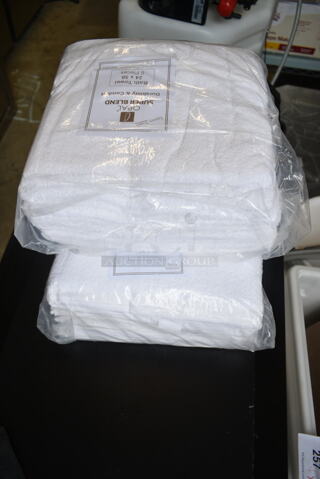 2 BRAND NEW SCRATCH AND DENT! Bundles of Luxury Towels Opal Super Blend 24x50 Bath Towel. 2 Times Your Bid!