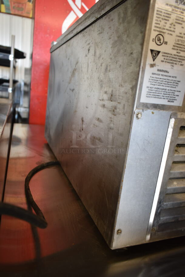 APW Wyott CTCW-43 Stainless Steel Commercial Countertop Cold Food Well. 120 Volts, 1 Phase. Tested and Powers On But Does Not Get Cold
 - Image 7 of 7