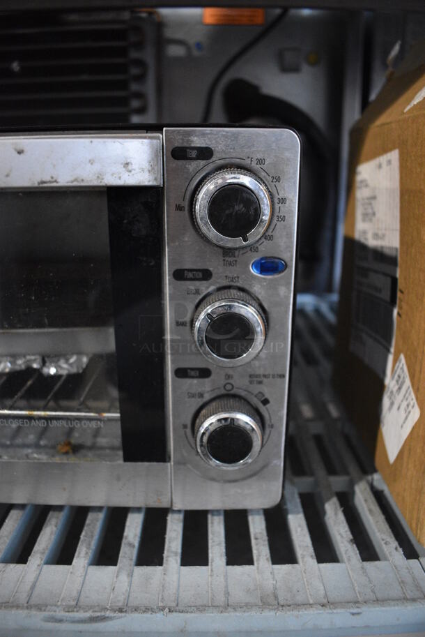 Hamilton Beach Chrome Finish Countertop Electric Powered Toaster Oven. 17x11x9 - Image 5 of 5