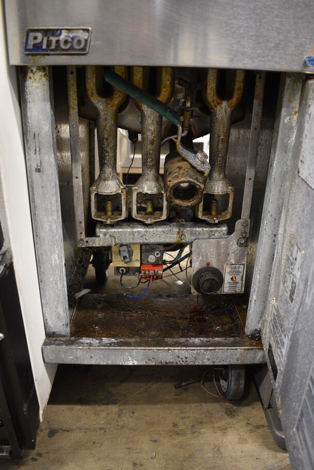 Pitco Frialator Stainless Steel Commercial Floor Style Natural Gas Powered Deep Fat Fryer on Commercial Casters. 90,000 BTU. 15.5x30x48 - Image 5 of 6