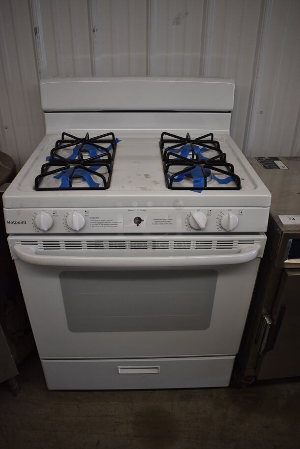 BRAND NEW SCRATCH AND DENT! Hotpoint Model JGBS30REK4SS White Metal Gas Powered 4 Burner Range w/ Oven. 30x27x45