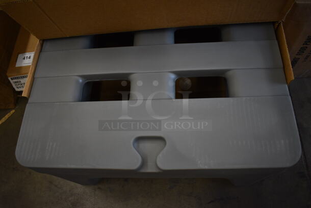 BRAND NEW IN BOX! Metro HP2230PD Gray Poly Dunnage Rack. 22x30x12 - Image 2 of 3