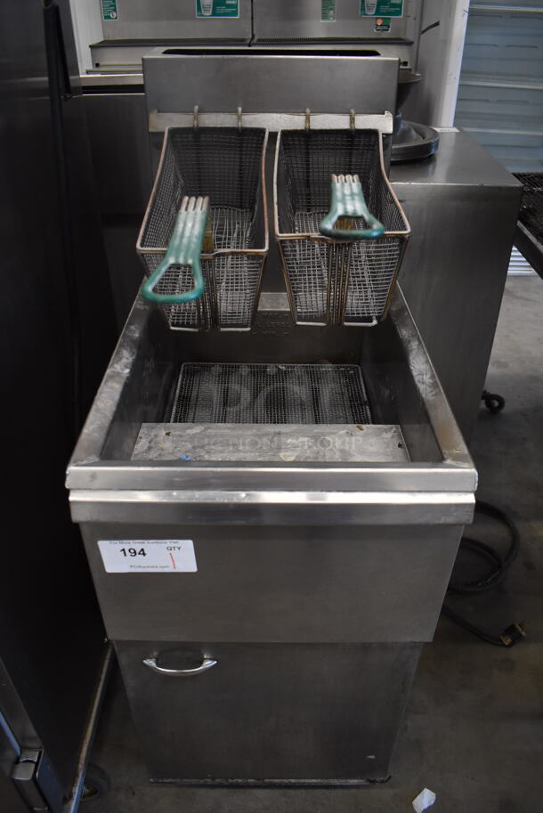 Pitco Frialator Stainless Steel Commercial Floor Style Natural Gas Powered Deep Fat Fryer. 110,000 BTU. 15.5x30x46