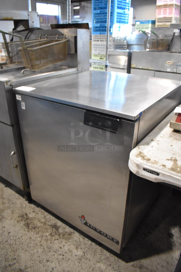 Victory UR-27-SST Stainless Steel Commercial Single Door Undercounter Cooler on Commercial Casters. 115 Volts, 1 Phase. 27x30x34. Tested and Powers On But Does Not Get Cold - Image 2 of 6