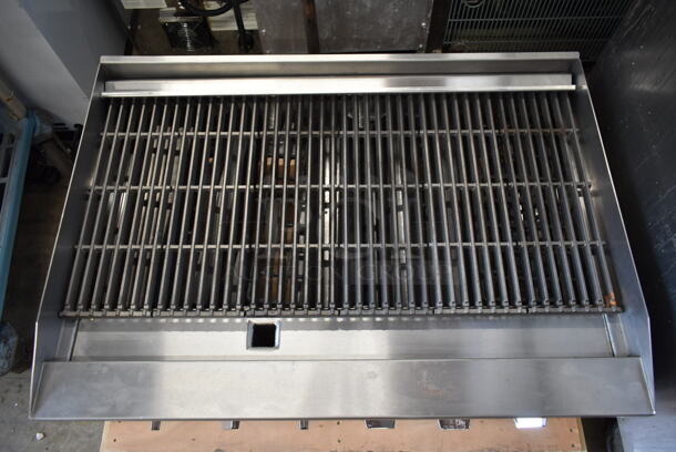 BRAND NEW SCRATCH AND DENT! Vollrath CBL90362 Stainless Steel Commercial Countertop Natural Gas Powered Charbroiler Grill.  - Image 7 of 11
