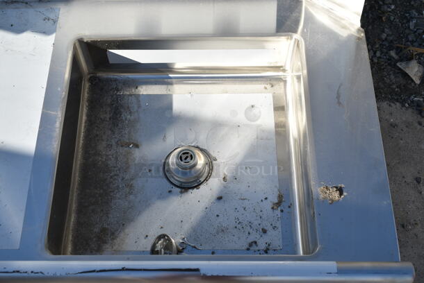 BRAND NEW SCRATCH AND DENT! Regency 600DDT48L 16 Gauge 4' Soiled / Dirty Dish Table - Left Drainboard - Image 4 of 6