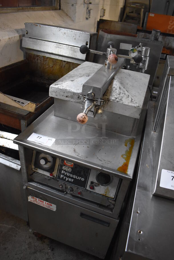 Henny Penny 600RB Stainless Steel Commercial Floor Style Natural Gas Powered Pressure Fryer on Commercial Casters. 18x40x48 - Image 2 of 7