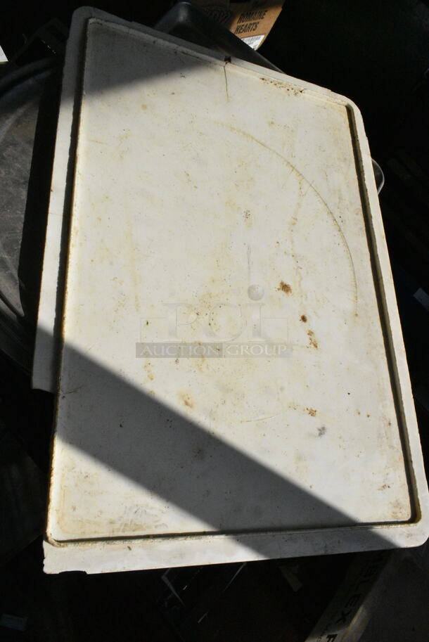ALL ONE MONEY! Lot of Various Metal Items Including Baking Pans and Round Pizza Pans.  - Image 7 of 7