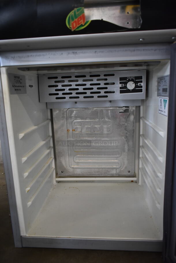 Cold Masters CT 200 Metal Commercial Single Door Mini Cooler Merchandiser. 115 Volts, 1 Phase. Tested and Working! - Image 4 of 5