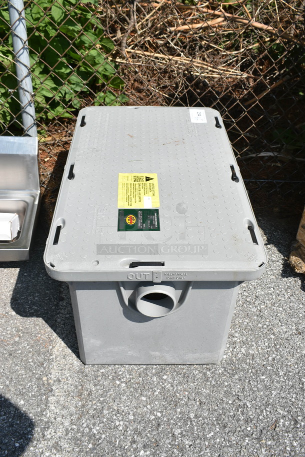 BRAND NEW SCRATCH AND DENT! Endura 3925XTA03 50 lb. 25 GPM Grease Trap with 3" Hub - Image 2 of 5