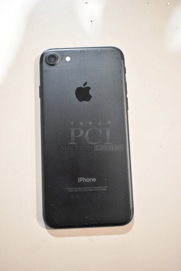 Apple iPhone 7 A1660 32 GB Smart Phone w/ FireNova Blue Case. Verizon. - Image 3 of 5