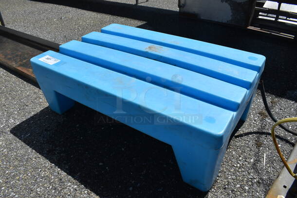 Blue Poly Dunnage Rack. 35x23.5x12 - Image 1 of 3