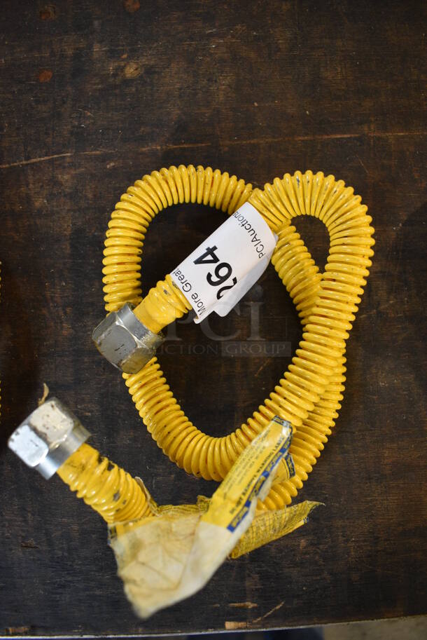 Yellow Gas Hose. 30" - Image 1 of 2