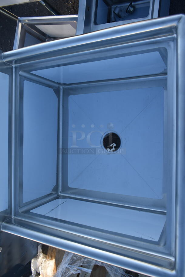 BRAND NEW SCRATCH AND DENT! Steelton 522CS12424 Stainless Steel Commercial Single Bay Sink. - Image 5 of 5