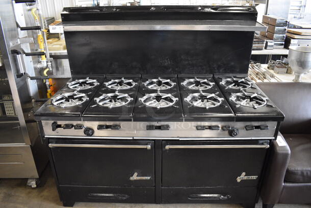 Garland Metal Commercial Natural Gas Powered 10 Burner Range w/ 2 Ovens, Over Shelf and Back Splash. 60x31x58 - Image 1 of 8