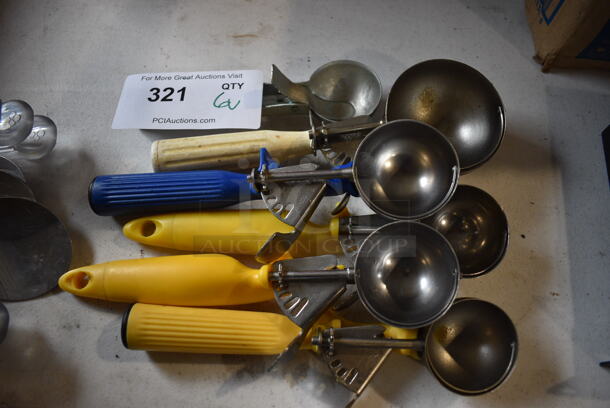 6 Various Metal Scoopers. Includes 9". 6 Times Your Bid! - Image 1 of 2
