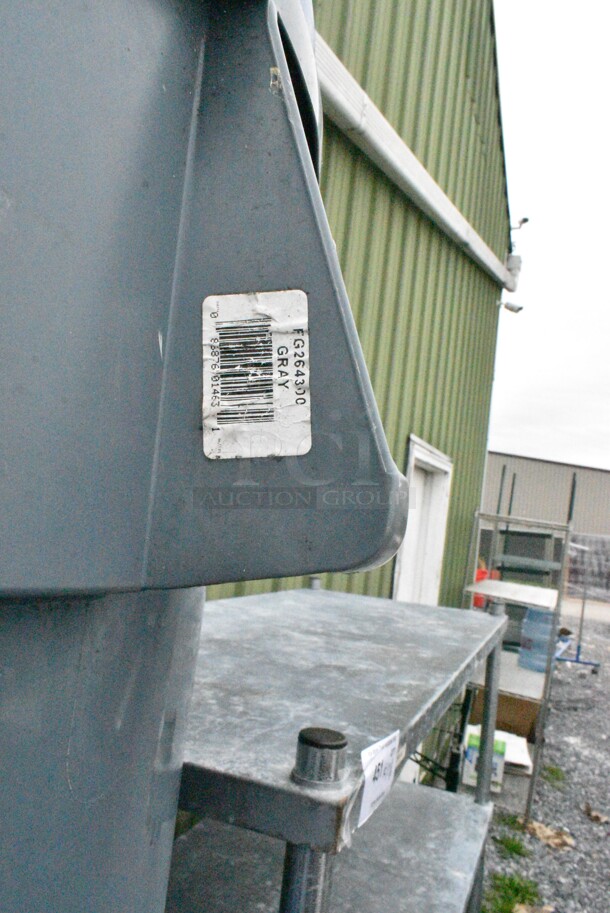 9 Various Poly Trash Cand Including Rubbermaid Brute. 9 Times Your Bid!  - Image 3 of 12