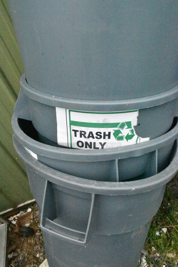 9 Various Poly Trash Cand Including Rubbermaid Brute. 9 Times Your Bid!  - Image 9 of 12