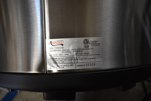 BRAND NEW SCRATCH AND DENT! Avantco 177RCSA90 Stainless Steel Commercial Countertop Electric Powered 90 Cup Rice Cooker. 240 Volts, 1 Phase. - Image 8 of 9