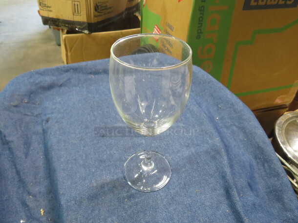 NEW Arcoroc 10.5oz Wine Glass. 12XBID - Image 1 of 1